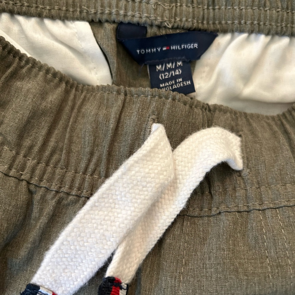 Tommy Hilfiger boys 12/14 shorts - Picture 3 of 5